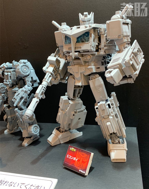 MP45大黃蜂2.0  MP44擎天柱3.0 MP10等多款變形金剛實物亮相WF2019 9.jpg