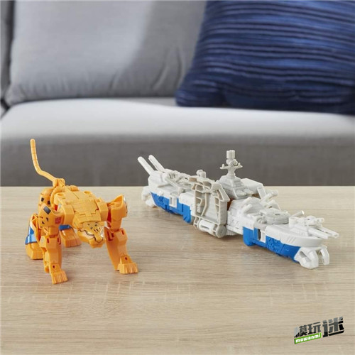 《變形金剛：賽博志》火種裝甲系列新玩具守護(hù)者黃豹登場(chǎng)