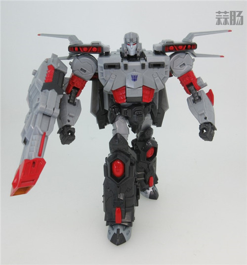 Takara Tomy公開超級威震天玩具實物圖