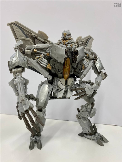 Takara Tomy公開變形金剛MPM-10紅蜘蛛實體圖
