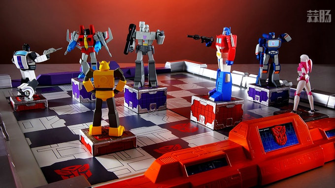 Hero Collector眾籌《變形金剛》G1主題國際象棋 汽車人VS霸天虎